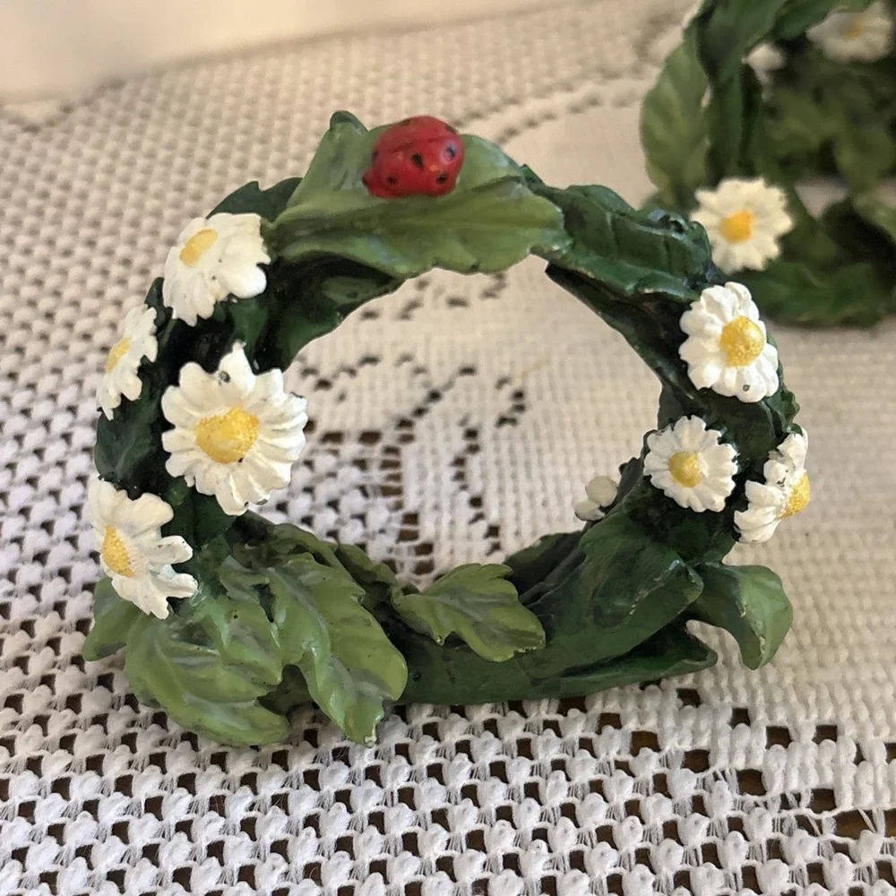 daisy-themed napkin rings red ladybugs. Daisy Stake. Cottagecore. Garden Decor.